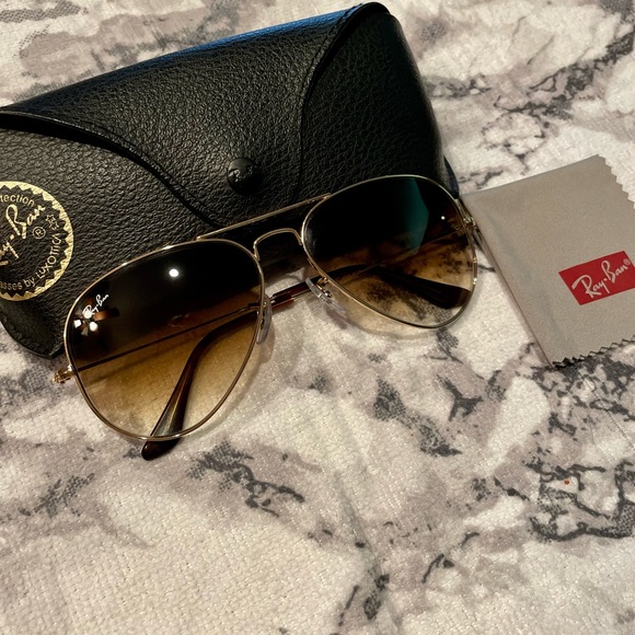Ray-Ban Aviator Sunglasses - Picture 2 of 4